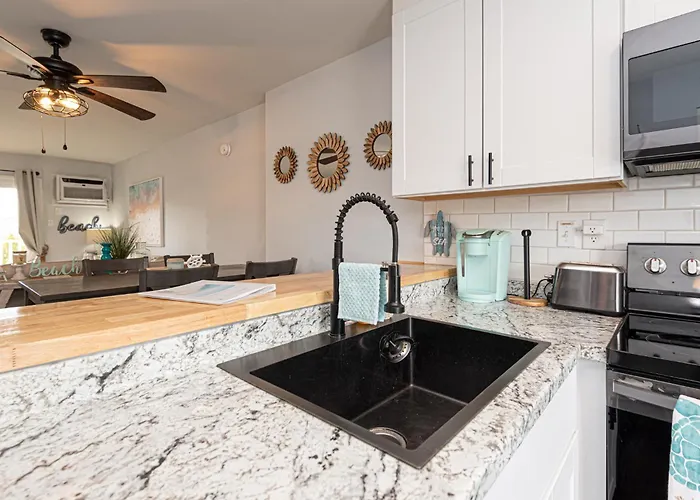 Ferienhaus Spacious 3br Townhouse With Pool Ocean Stadt