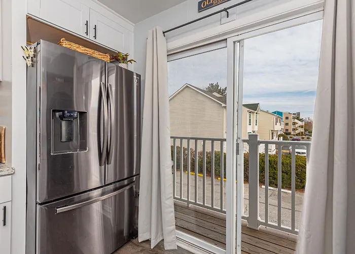 Spacious 3br Townhouse With Pool Ocean Stadt
