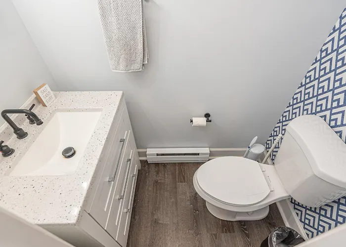 Ferienhaus Spacious 3br Townhouse With Pool Ocean Stadt