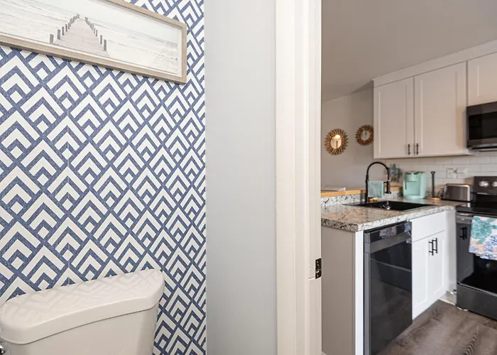 Spacious 3br Townhouse With Pool