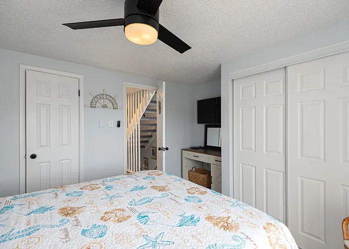 Spacious 3br Townhouse With Pool Ferienhaus *
