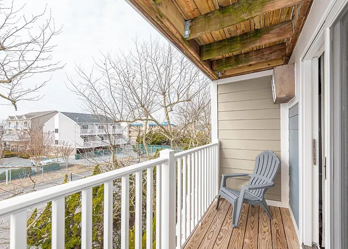Spacious 3br Townhouse With Pool Ocean Stadt