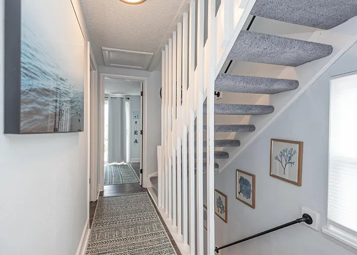 Spacious 3br Townhouse With Pool Ferienhaus