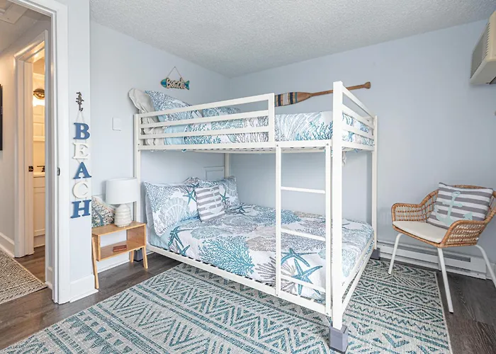 Spacious 3br Townhouse With Pool *