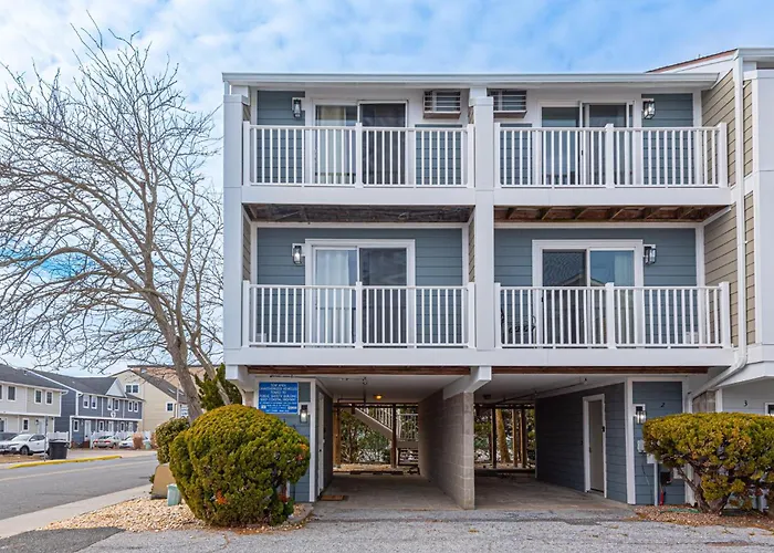Spacious 3br Townhouse With Pool Ferienhaus